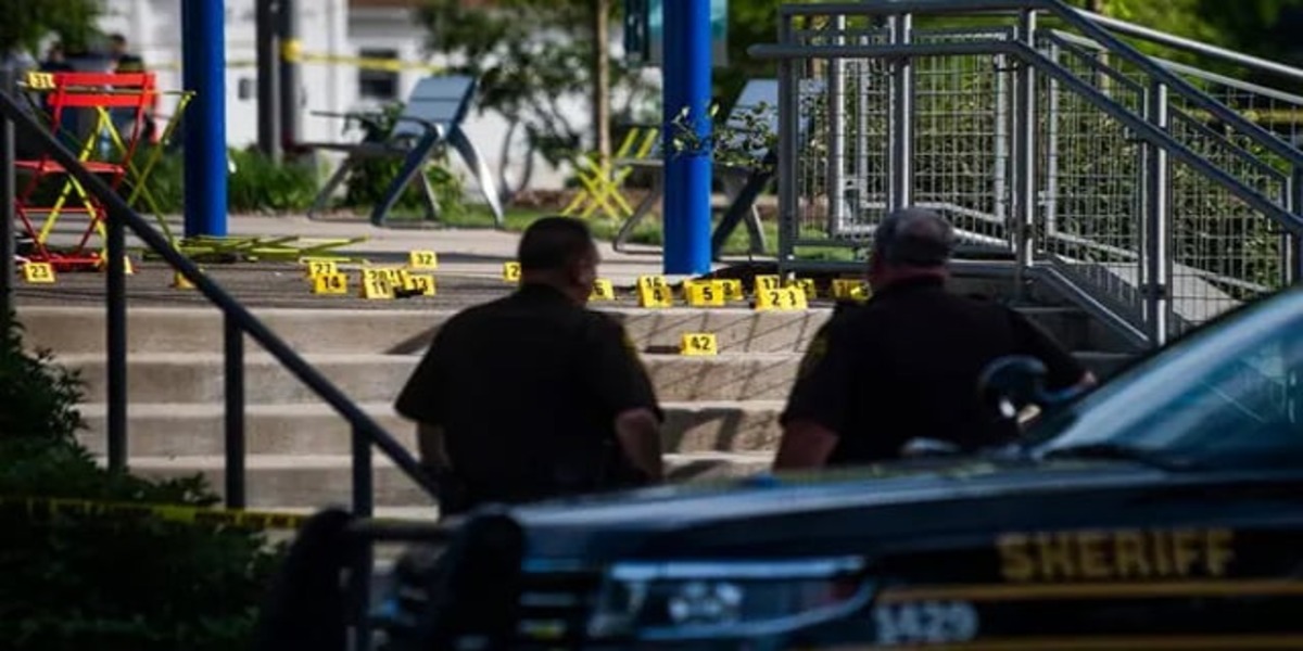 At least 9 wounded in Michigan water park shooting