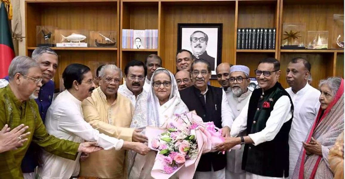 Hasina exchanges Eid greetings with AL leaders