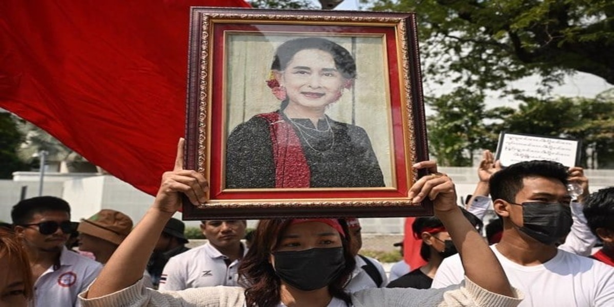Twenty-two arrested for celebrating Suu Kyi's birthday